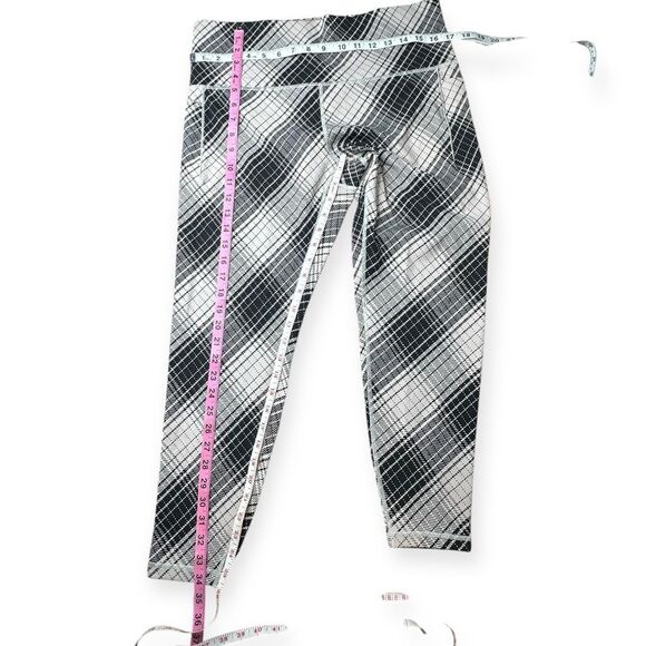 ATHLETA Women’s Black White Plaid Salutation Stash Textured Tight Legging Size 1 - Picture 6 of 7